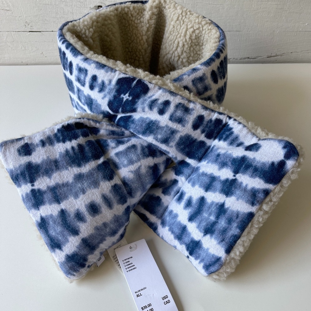 Urban Outfitters Bouclè Tye Dye Neck Wrap Scarf  Warm Soft Reversible Unisex
